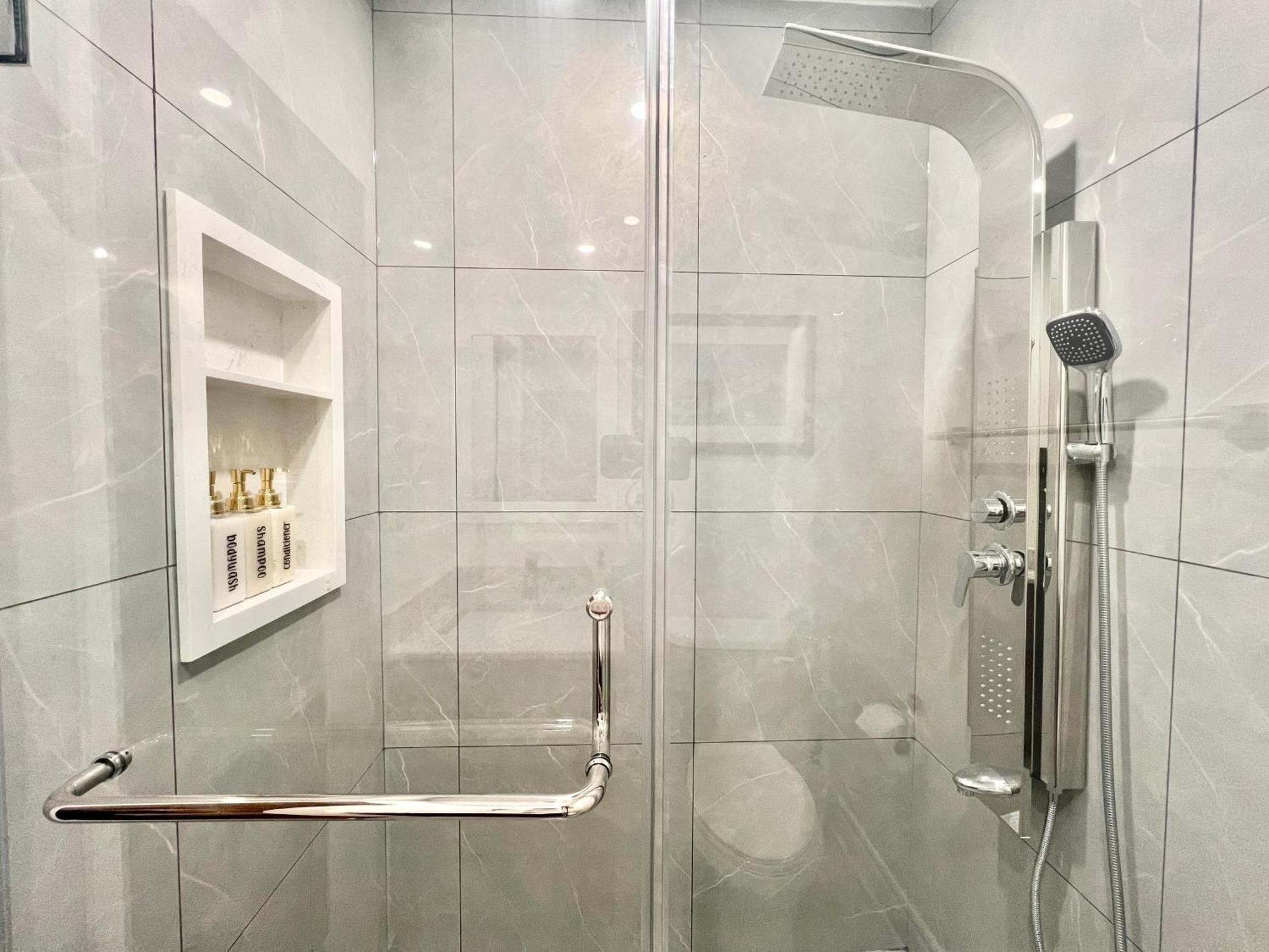 טורונטו Upgraded Rooms With Bath 7-Min To Subway Near Downsview Rogers Stadium מראה חיצוני תמונה