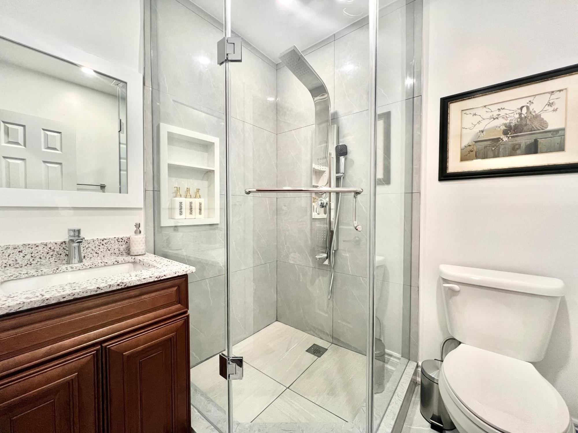 טורונטו Upgraded Rooms With Bath 7-Min To Subway Near Downsview Rogers Stadium מראה חיצוני תמונה
